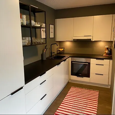 2 Bedroom With Free Parking Lot