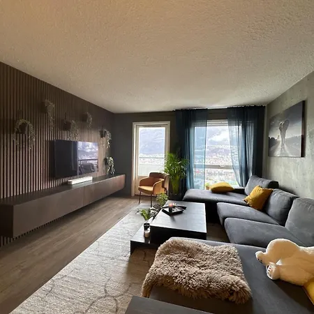 Apartment 2 Bedroom With Free Parking Lot *