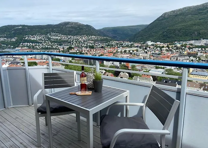 2 Bedroom With Free Parking Lot *