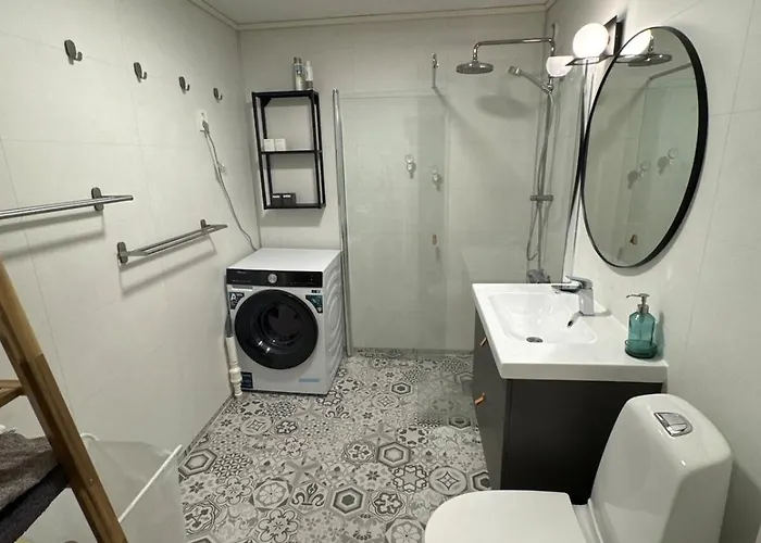 2 Bedroom With Free Parking Lot Διαμέρισμα Μπέργκεν