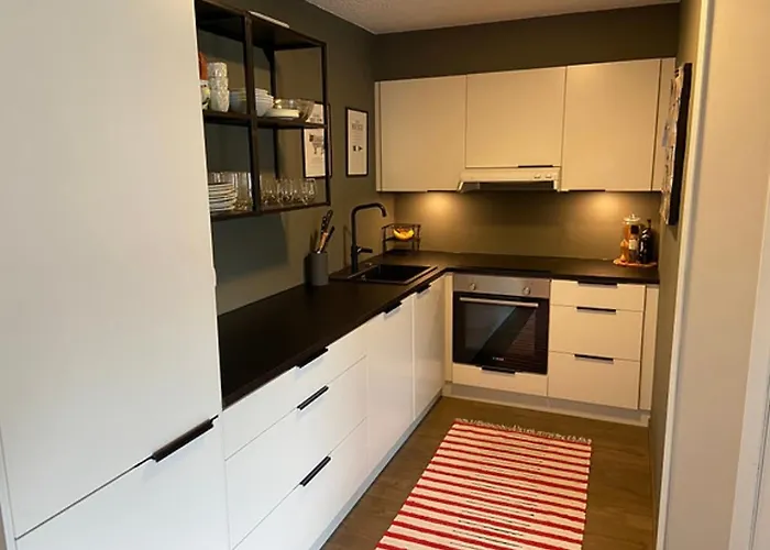 2 Bedroom With Free Parking Lot